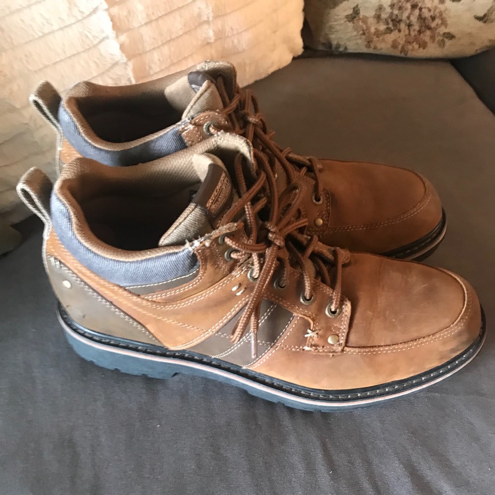 Skechers Relaxed Fit Memory Foam  size 13